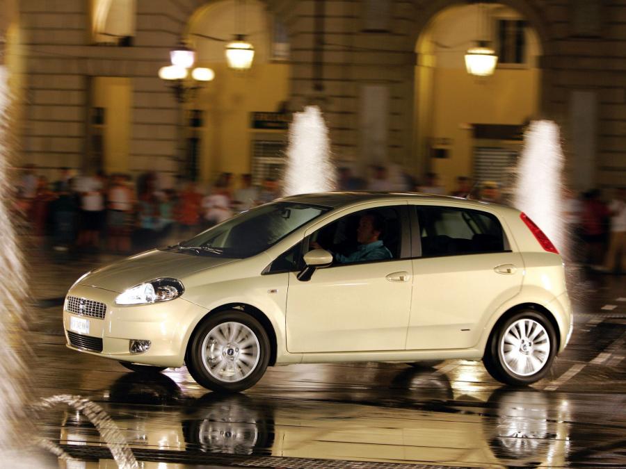  Fiat Grande Punto 5-Door 2005 года  (фото 6 из 14)